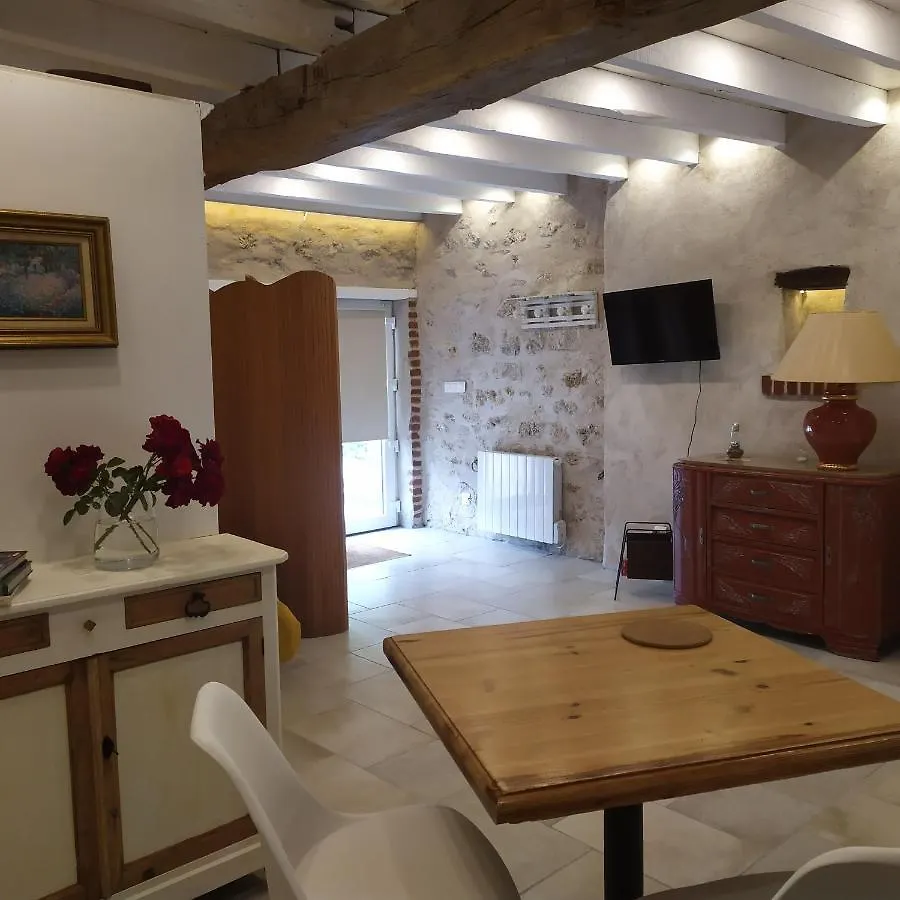 A 10Mn De Vichy Studio Dans Ancienne Etable France